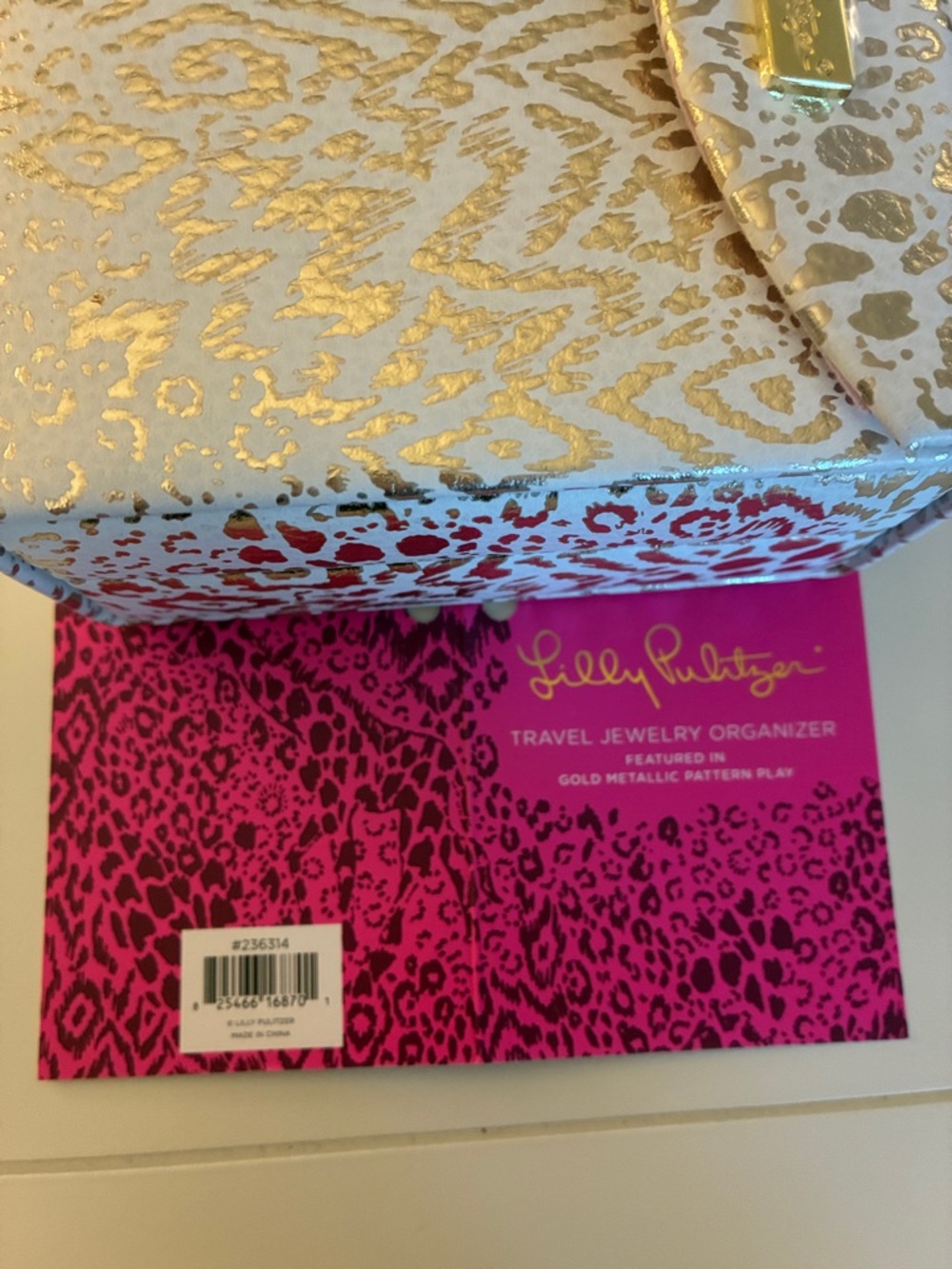 NWT Lilly Pulitzer Travel Jewelry Organizer in Gold Metallic Pattern Play - Picture 7 of 12